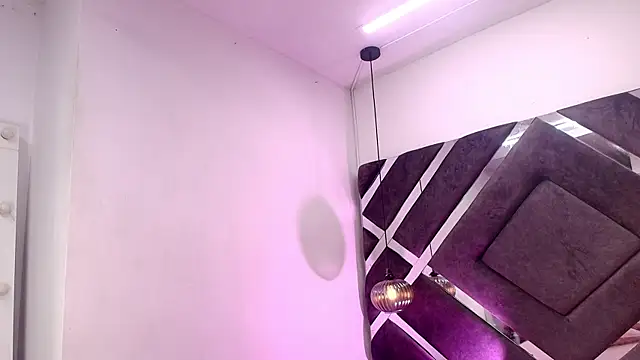 Snapshot of sara_lopee1 chatting on 09-24-25, 11:57 sara lopee1 online show from 09-24-25, 11:57