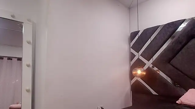 Snapshot of sara_lopee1 chatting on 09-30-25, 11:59 sara lopee1 online show from 09-30-25, 11:59