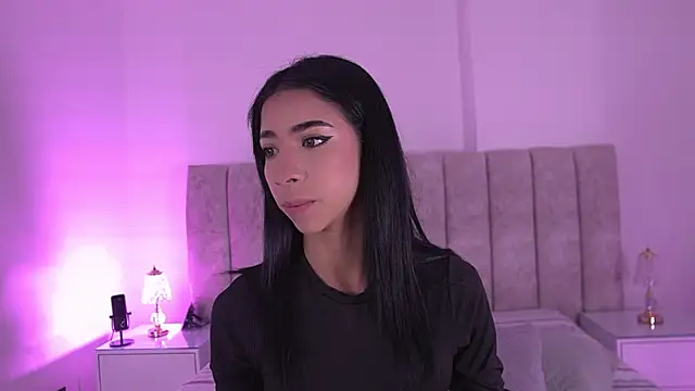 Snapshot of sara_lopee1 chatting on 11-21-25, 11:53 sara lopee1 online show from 11-21-25, 11:53