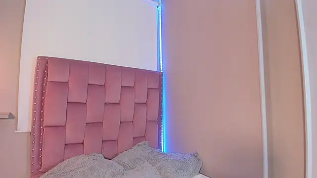 Roxy Stonee online show from 03-25-26, 07:31