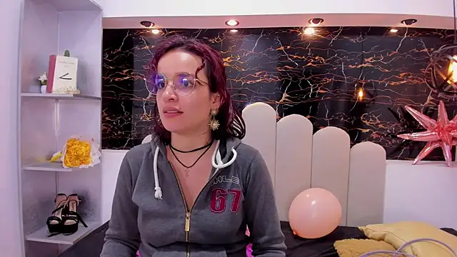 Annyrosee online show from 11-23-25, 01:05