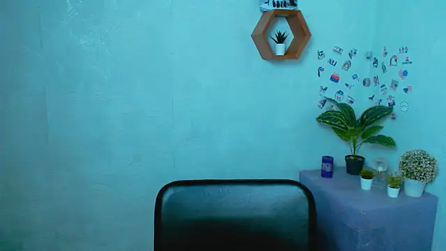 Snapshot of ValeriaHeart_ chatting on 09-16-25, 12:17 ValeriaHeart online show from 09-16-25, 12:17