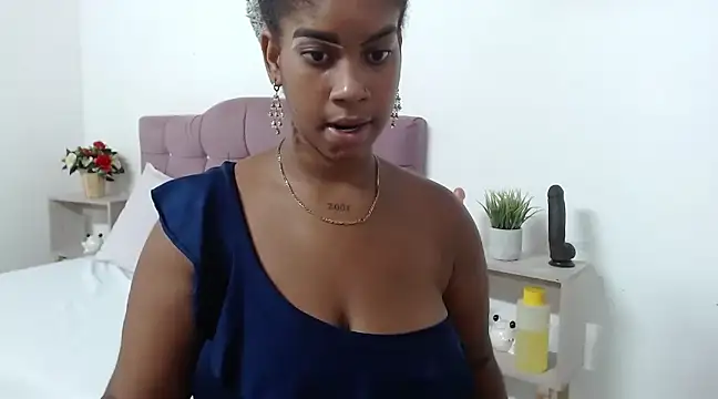 Snapshot of CanelaFierce chatting on 03-04-25, 02:21 CanelaFierce online show from 03-04-25, 02:21