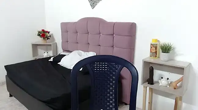 Snapshot of CanelaFierce chatting on 03-15-25, 02:01 CanelaFierce online show from 03-15-25, 02:01