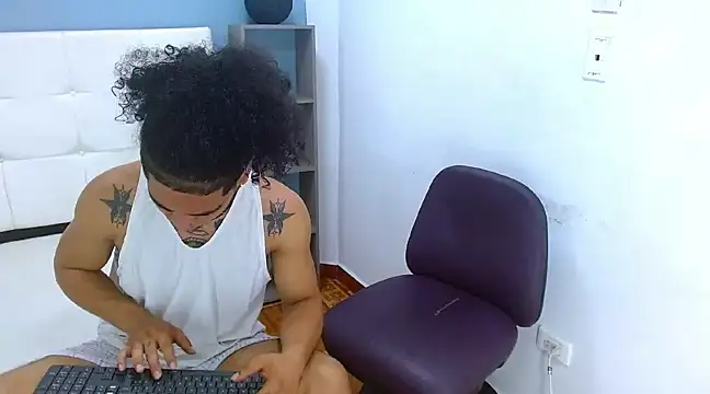Snapshot of LihanJor_23 chatting on 02-16-25, 03:26 LihanJor 23 online show from 02-16-25, 03:26