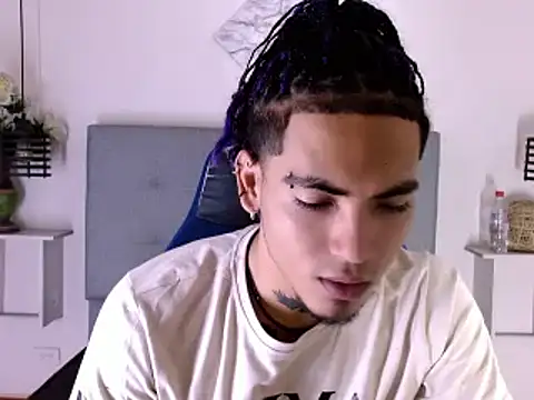 Snapshot of LihanJor_23 chatting on 03-13-25, 06:37 LihanJor 23 online show from 03-13-25, 06:37
