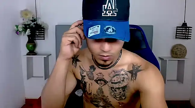 Snapshot of LihanJor_23 chatting on 03-22-25, 06:43 LihanJor 23 online show from 03-22-25, 06:43