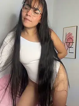 Snapshot of megan_cl chatting on 02-15-25, 03:20 megan cl online show from 02-15-25, 03:20