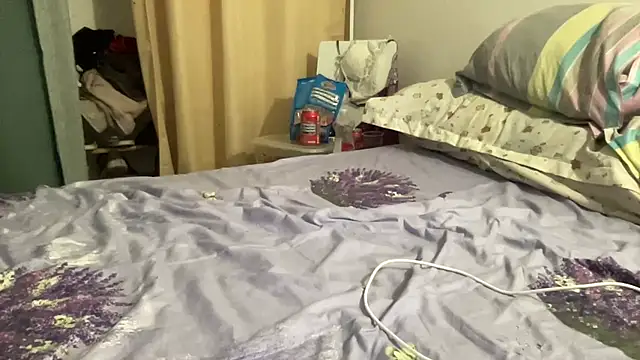 Snapshot of shineofcrazy chatting on 09-12-25, 11:26 shineofcrazy online show from 09-12-25, 11:26