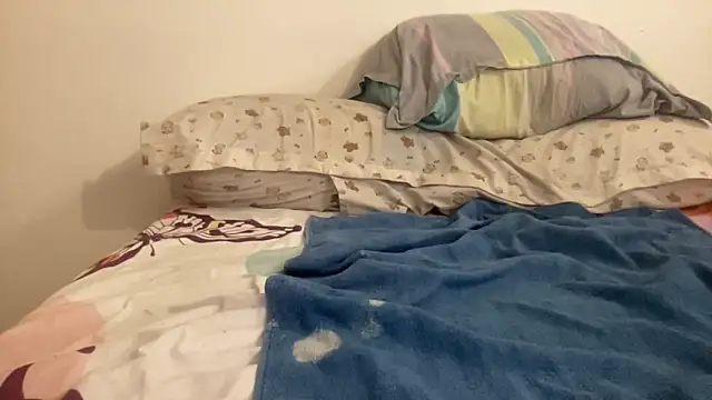 Snapshot of shineofcrazy chatting on 10-05-25, 11:35 shineofcrazy online show from 10-05-25, 11:35