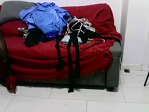 Snapshot of shineofcrazy chatting on 11-03-25, 05:36 shineofcrazy online show from 11-03-25, 05:36