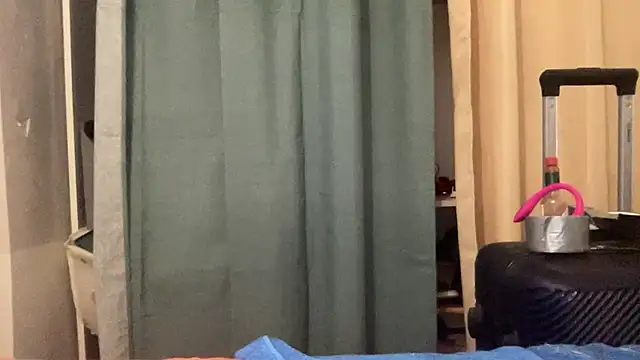 Snapshot of shineofcrazy chatting on 11-06-25, 01:17 shineofcrazy online show from 11-06-25, 01:17