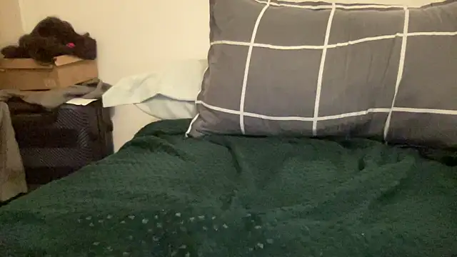 Snapshot of shineofcrazy chatting on 11-21-25, 12:32 shineofcrazy online show from 11-21-25, 12:32