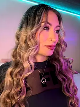 Lally Valencia   online show from 09-18-25, 07:54