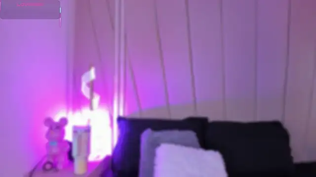 Snapshot of Nikki_vega chatting on 02-25-25, 08:03 Nikki vega online show from 02-25-25, 08:03