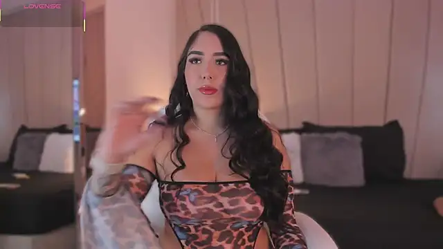 Snapshot of Nikki_vega chatting on 03-06-25, 03:57 Nikki vega online show from 03-06-25, 03:57