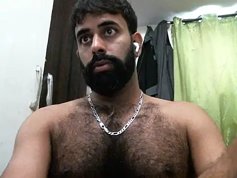 Snapshot of indianhairybull chatting on 09-24-25, 04:38 indianhairybull online show from 09-24-25, 04:38