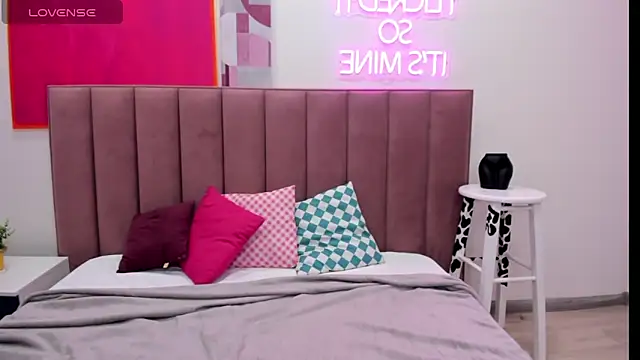 TessaAdorable online show from 11-19-25, 01:27