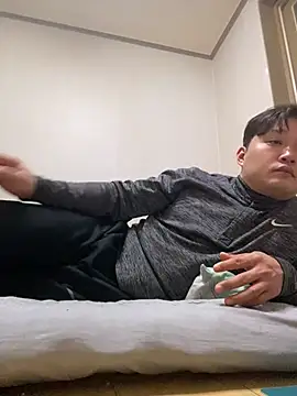 Snapshot of offwhite777 chatting on 02-25-25, 02:54 offwhite777 online show from 02-25-25, 02:54