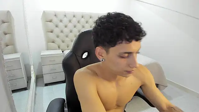 JhoanLeandro online show from 10-30-25, 05:20