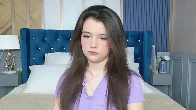 Snapshot of Pauline_Heaven chatting on 11-25-25, 05:40 Pauline Heaven online show from 11-25-25, 05:40