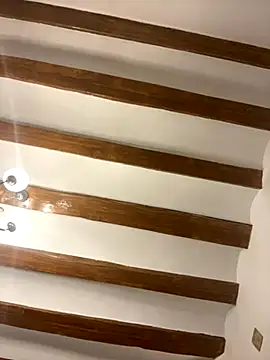 laarti online show from 11-28-25, 04:42