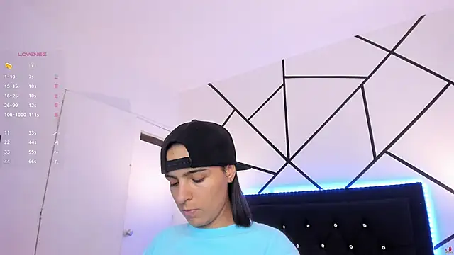 Liiam smith  online show from 03-16-25, 04:23