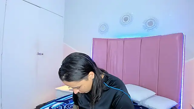 Liiam smith  online show from 12-01-25, 01:27