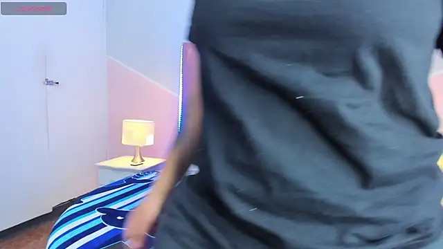 Liiam smith  online show from 12-16-25, 01:05