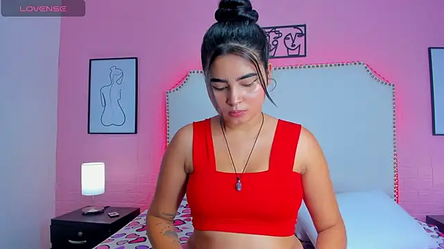  Emma whiitee  online show from 11-14-25, 01:21