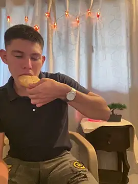 JamesCr  online show from 02-11-25, 11:43