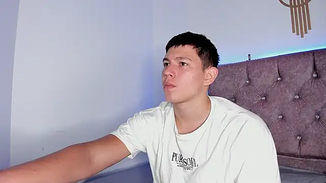 JamesCr  online show from 02-25-25, 01:39