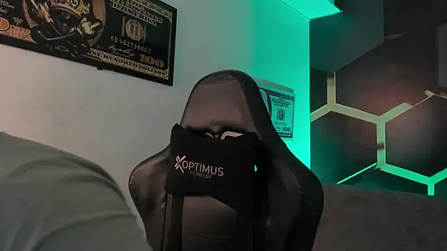 JamesCr  online show from 09-10-25, 02:55