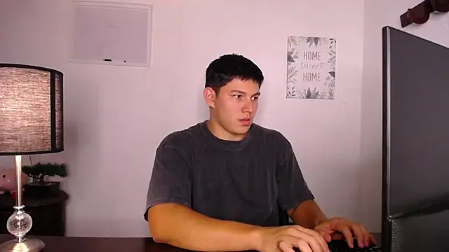 JamesCr  online show from 10-04-25, 03:26