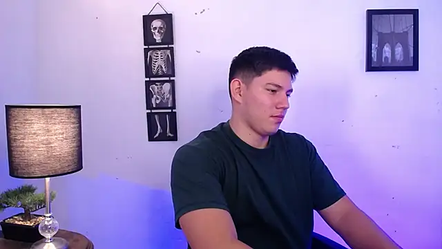 JamesCr  online show from 11-05-25, 12:49