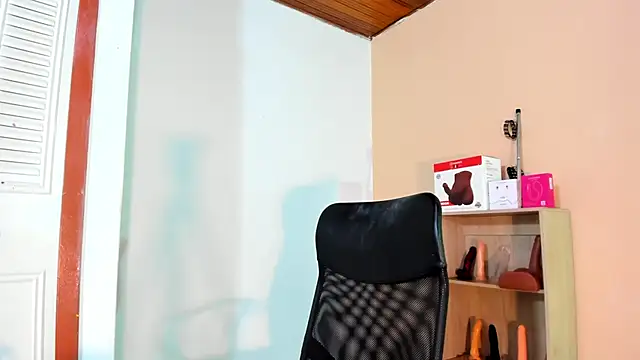 Violetta 0 online show from 02-18-26, 02:02