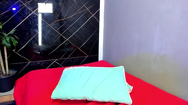 maddie 18 online show from 03-19-25, 03:19