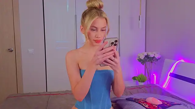 AnitaLamb online show from 10-09-25, 05:05