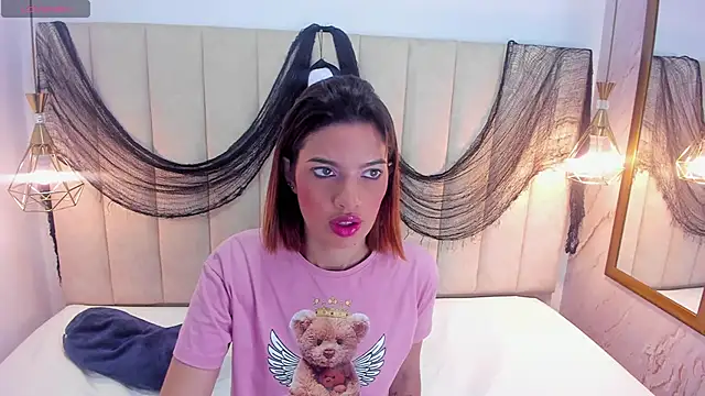 Snapshot of PamelaAddams_ chatting on 10-23-25, 04:45 PamelaAddams online show from 10-23-25, 04:45