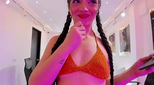 Snapshot of LilibetAndStrong chatting on 03-21-25, 11:01 LilibetAndStrong online show from 03-21-25, 11:01