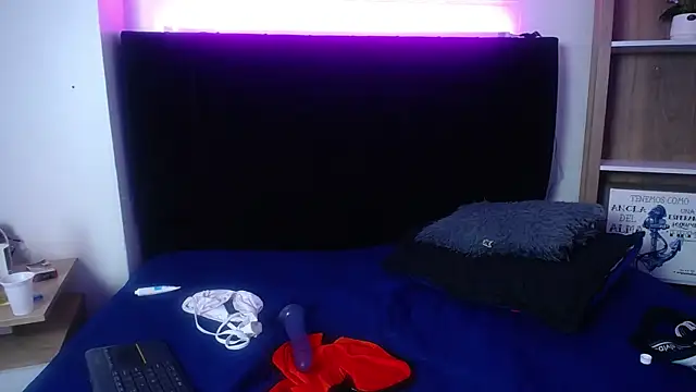 Snapshot of Nikkenyx chatting on 03-16-25, 12:34 Nikkenyx online show from 03-16-25, 12:34