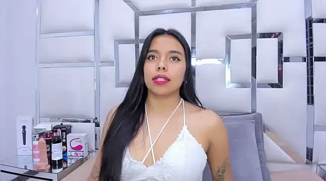 ZoeWan69 online show from 02-19-25, 06:43