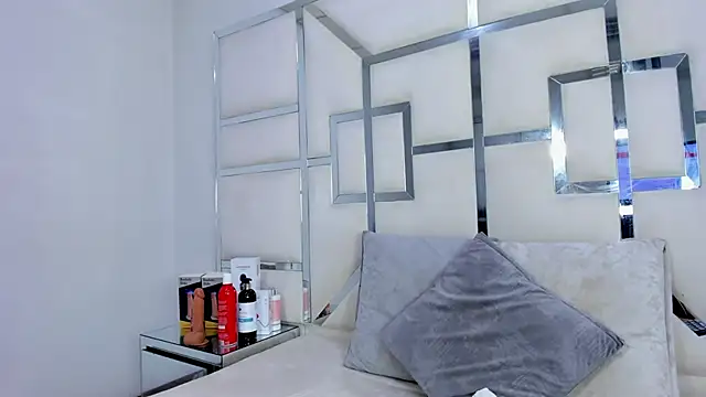 ZoeWan69 online show from 10-20-25, 02:56