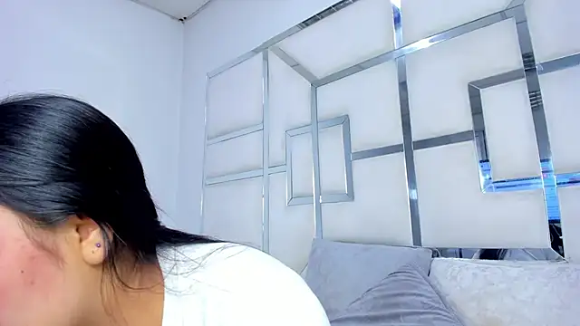 ZoeWan69 online show from 10-24-25, 12:01