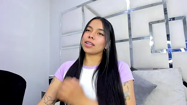 ZoeWan69 online show from 10-27-25, 12:53