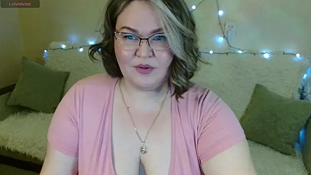 Snapshot of Vivien__wet chatting on 02-04-25, 11:16 Vivien  wet online show from 02-04-25, 11:16