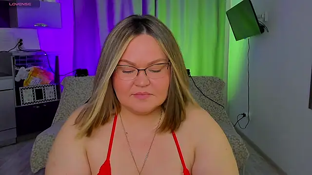 Snapshot of Vivien__wet chatting on 03-03-25, 12:05 Vivien  wet online show from 03-03-25, 12:05