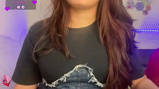 Snapshot of EZ_shuvani chatting on 09-30-25, 06:13 EZ shuvani online show from 09-30-25, 06:13