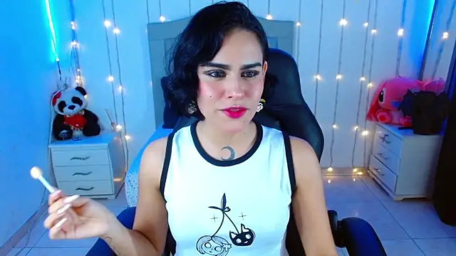 veronica luar online show from 10-21-25, 04:24