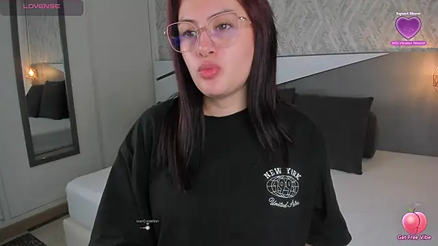 Snapshot of Miile_Evans chatting on 03-14-25, 04:51 Miile Evans online show from 03-14-25, 04:51